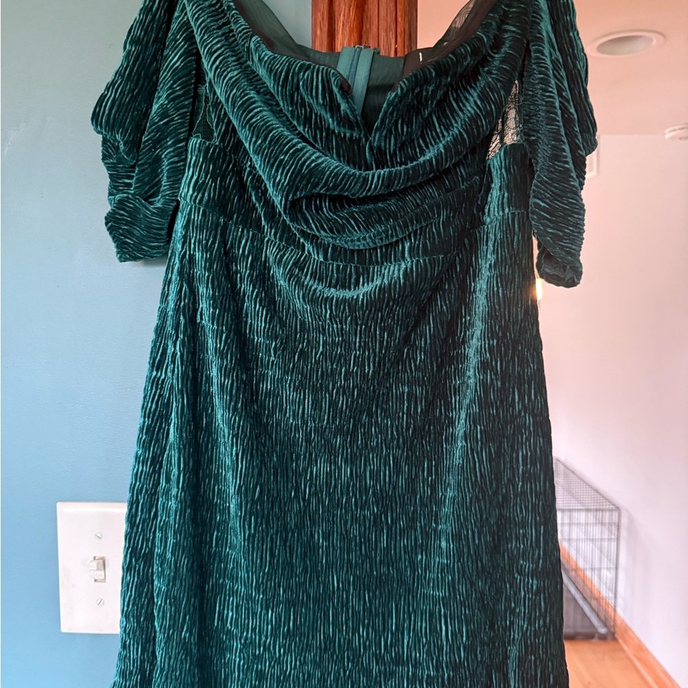 Elegant Green Velvet Dress
